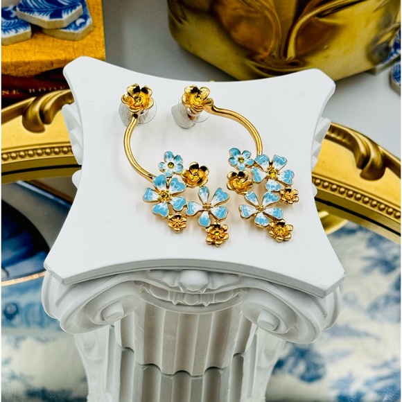 🆕 OSCAR DE LA RENTA🧿 NWOT Blue Forget-Me-Not Hand Painted Flower Drop Earring - Picture 11 of 15